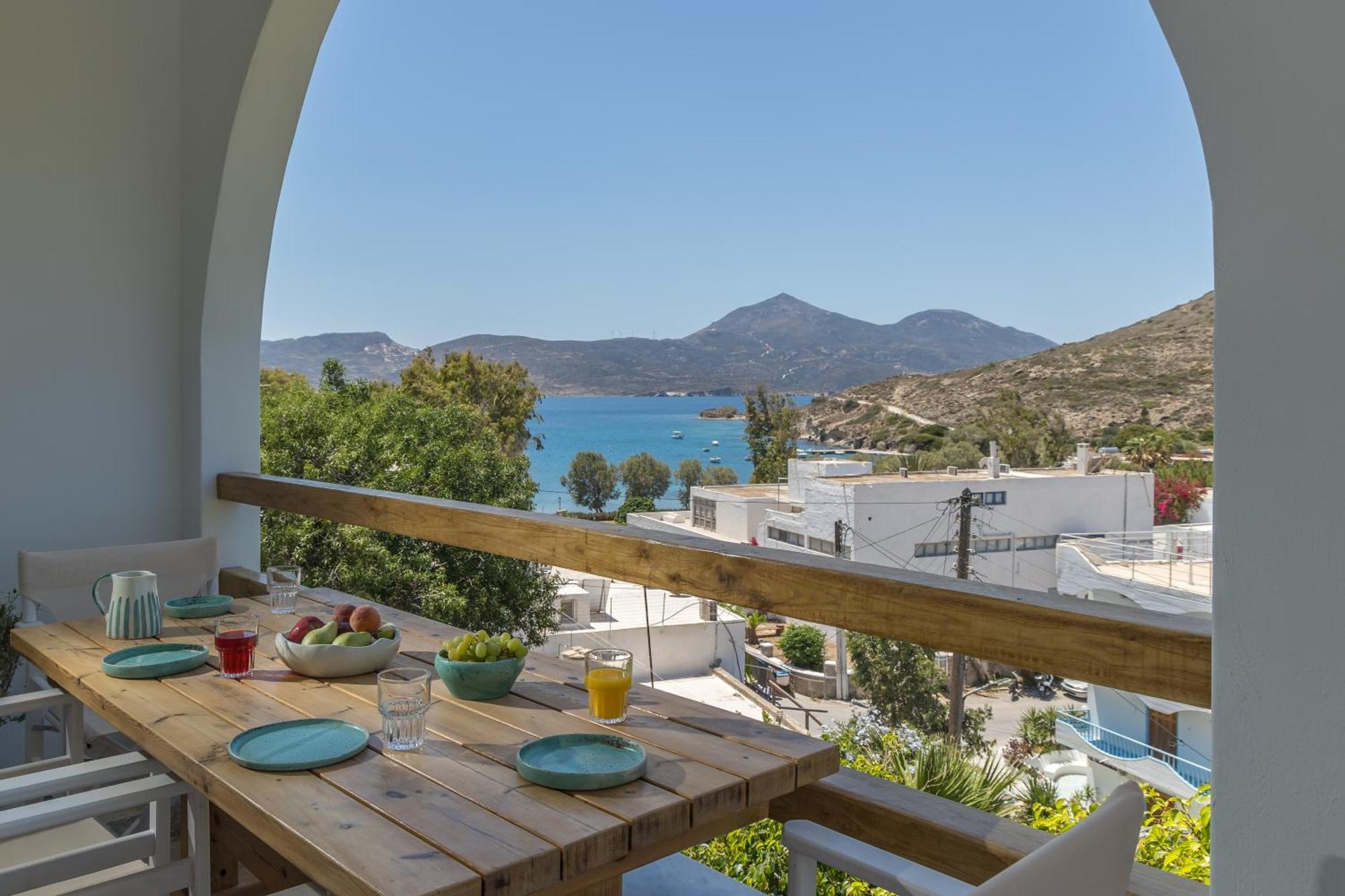 Areti'S Milos Guesthouses Adamantas  Exterior foto